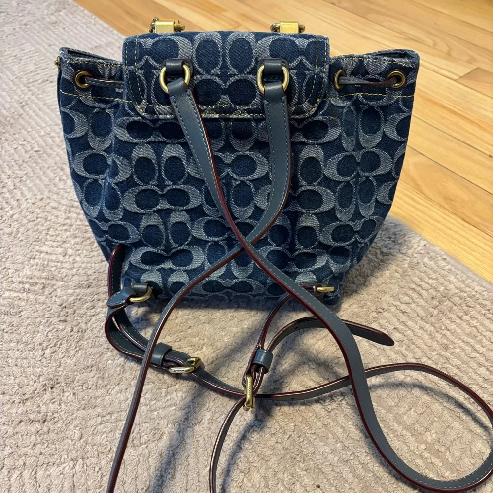 Coach Riya Backpack 21 In Signature Denim - Picture 2 of 7